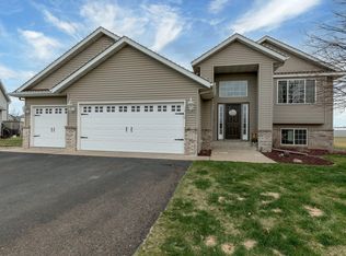 1716 Pear Ct NE, Sauk Rapids, MN 56379