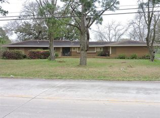 3041 Cedar Dr, La Marque, TX 77568