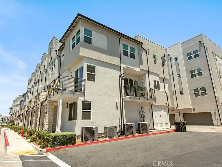 1426 S Urbana St — Photo 28