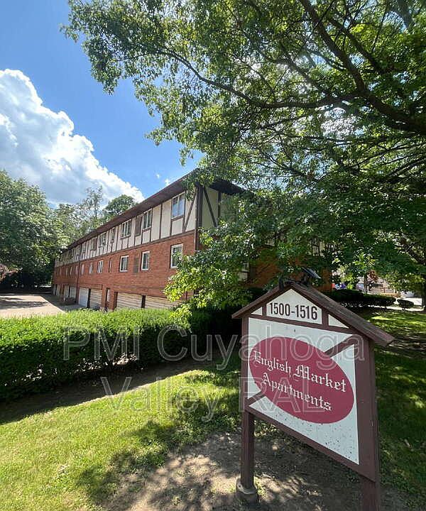 1st image of 1516 W Market St