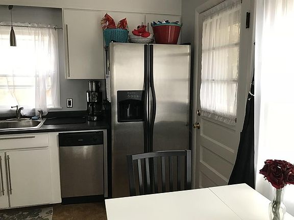 3rd image of 403 Highland Ave