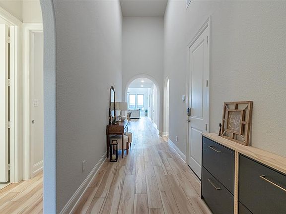 4th image of 5709 Kildare Ct