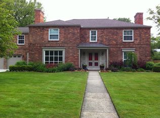 126 Stephens Rd, Grosse Pointe Farms, MI 48236