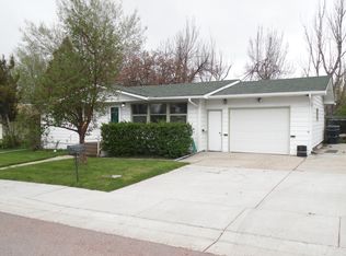 404 Circle Dr, Gillette, WY 82716