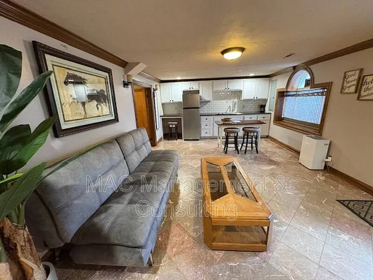 335 N Peachtree Ave #5 — Photo 4