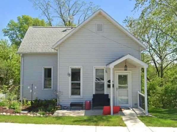 232 Beecher St, East Dubuque, IL 61025