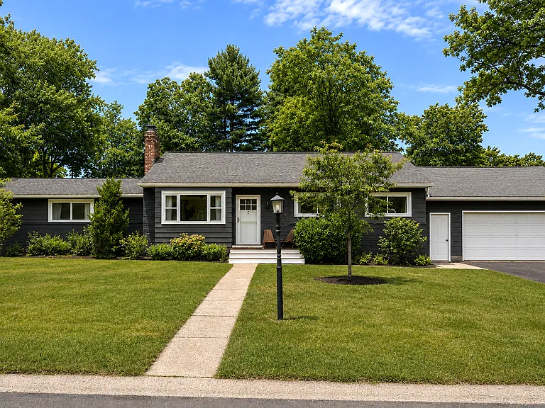 2 Kershaw Ave — Photo 1