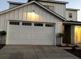 1833 W Sunnyview Ave, Visalia, CA