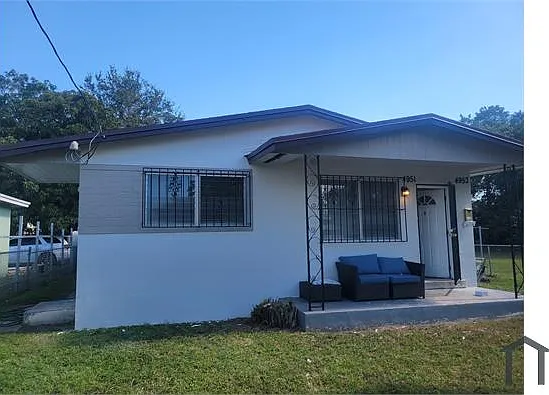 4951 NW 15th Ave — Photo 2