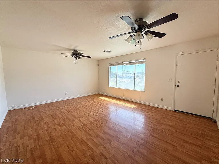 616 Greenway Rd — Photo 5