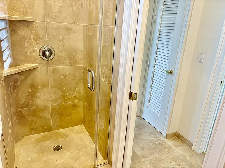 1627 Barbados Ct — Photo 31