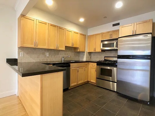 Rented by REAL New York | media 15