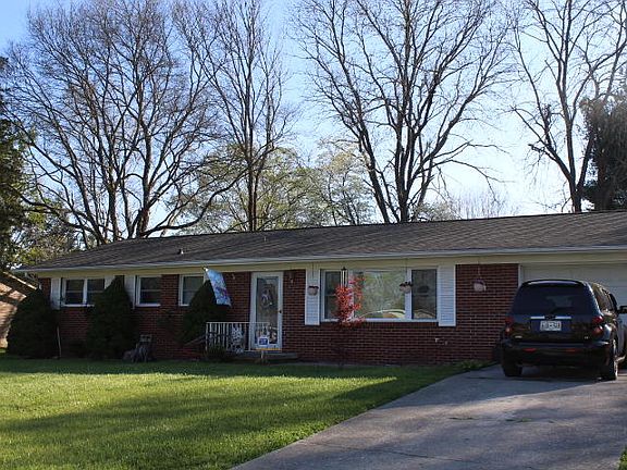 3rd image of 7421 Palmyra Dr
