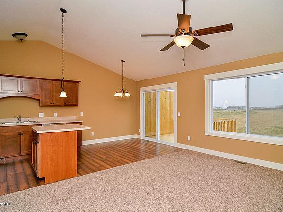 4th image of 1092 Sunnyside Dr #22