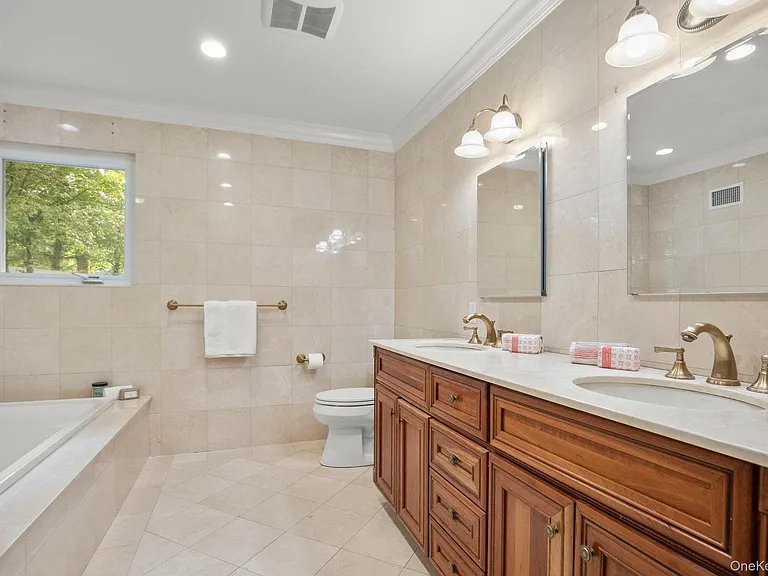 1341 Pelhamdale Ave — Photo 22