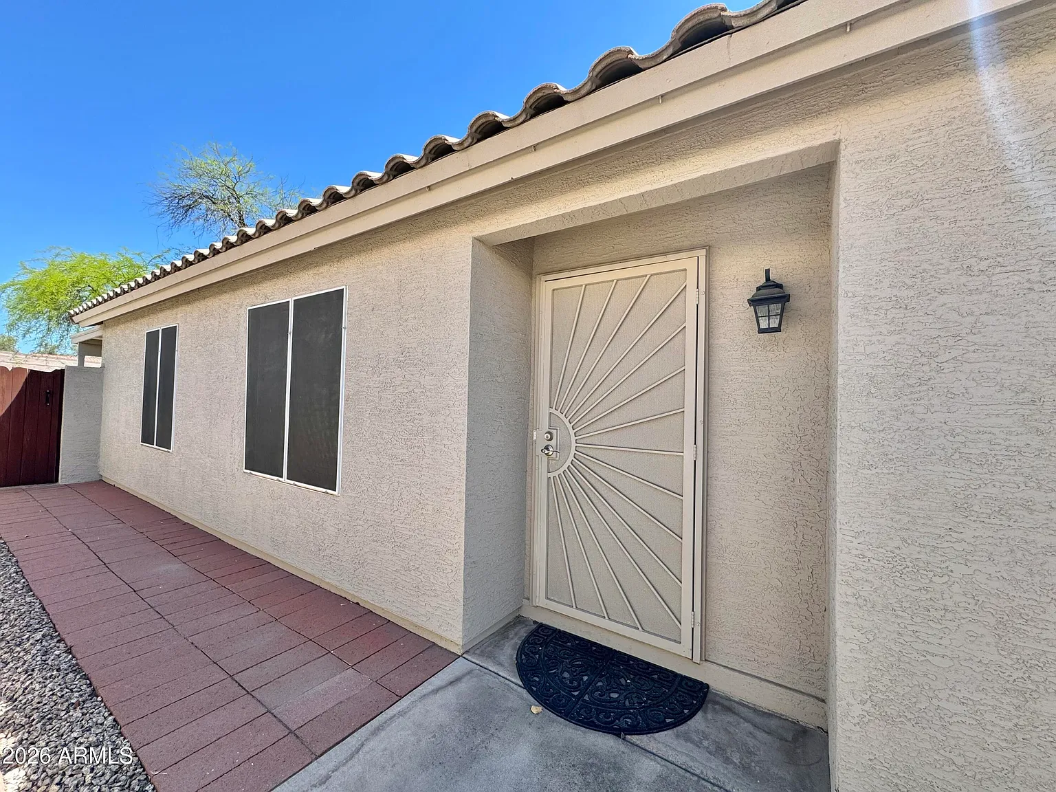 3 bed, 2.0 bath, 1350 sqft, $2,200 — Photo 2