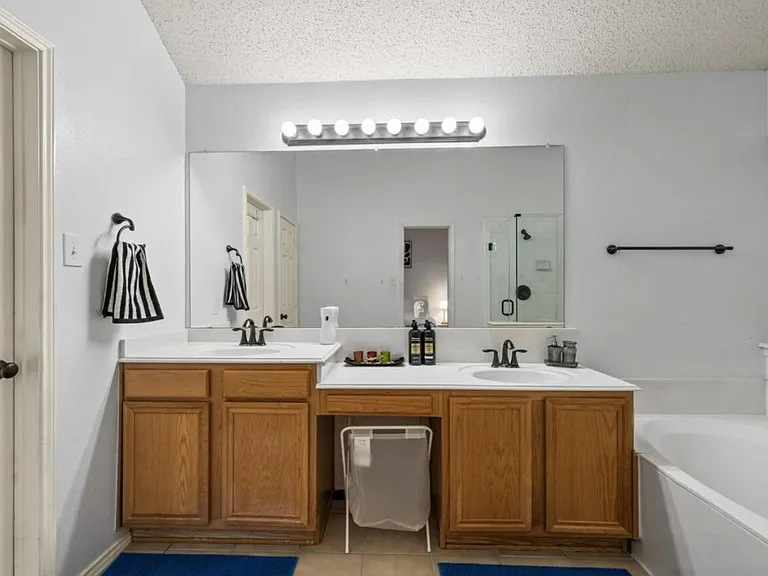 7710 Brookview Dr — Photo 5