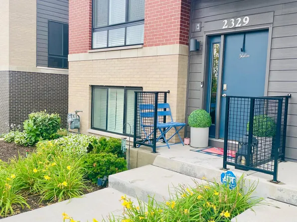 2329 Alumni Dr, Schaumburg, IL