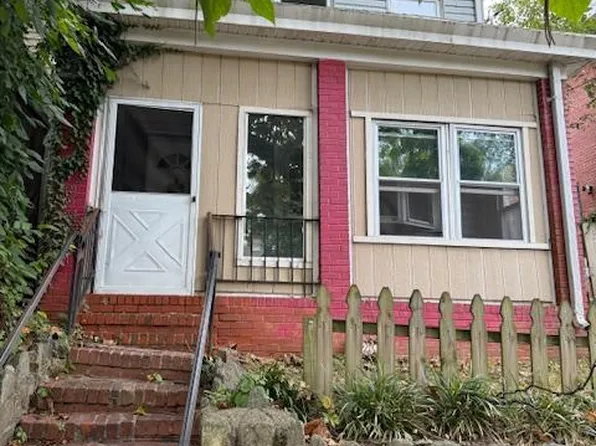 3330 Brothers Pl SE, Washington, DC 20032