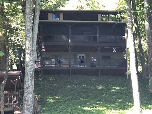 70 Donna Ct