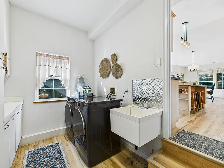 +Washer/dryer (new as of 2025)
