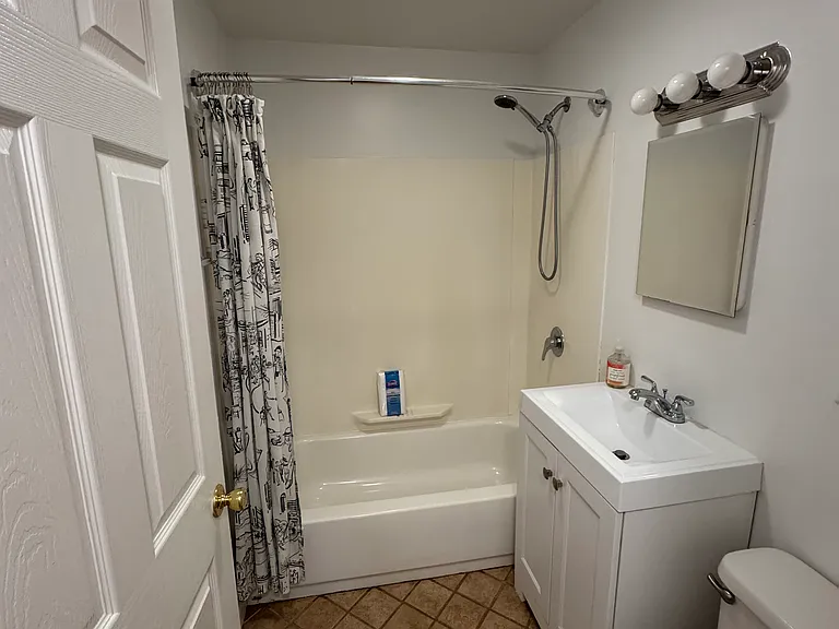 698 Undercliff Ave — Photo 14