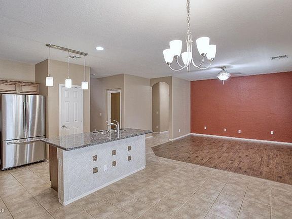 5th image of 1267 E Bluebird Dr