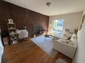 156 W 76th St