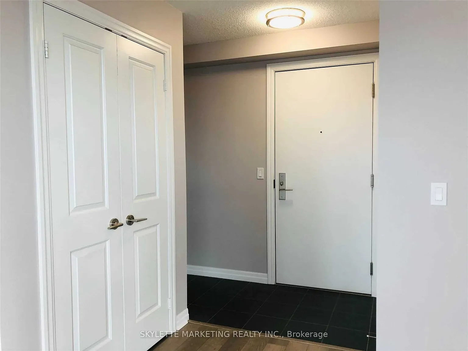 Studio, $1,850 — Photo 2