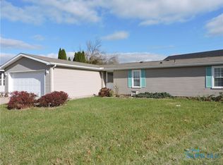 1245 Granite Ln, Toledo, OH 43615