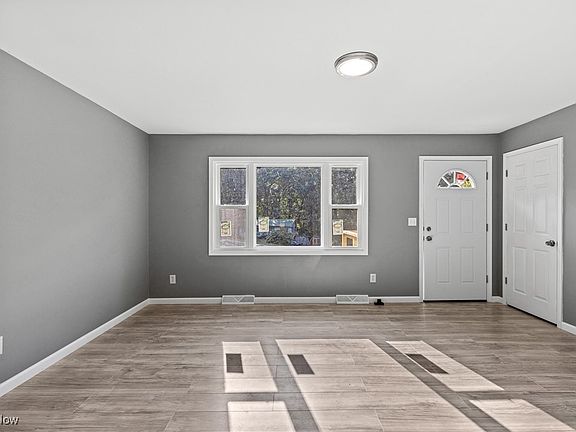 3rd image of 4015 Edward Dr