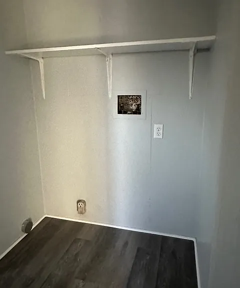 laundry hookups