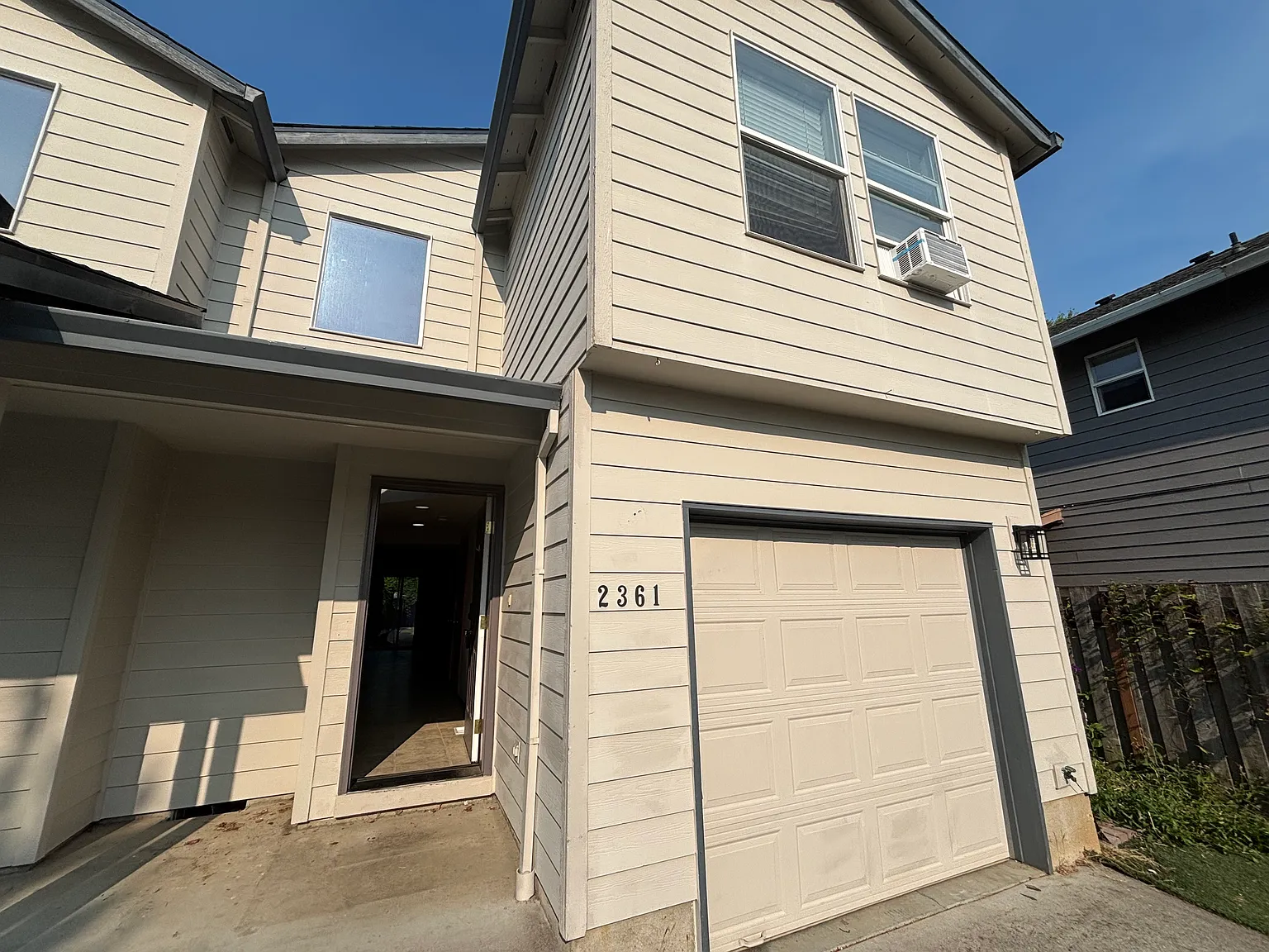 3 bed, 2.5 bath, 1352 sqft, $2,800 — Photo 2