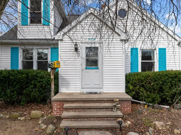 608 S Huron St, De Pere, WI 54115