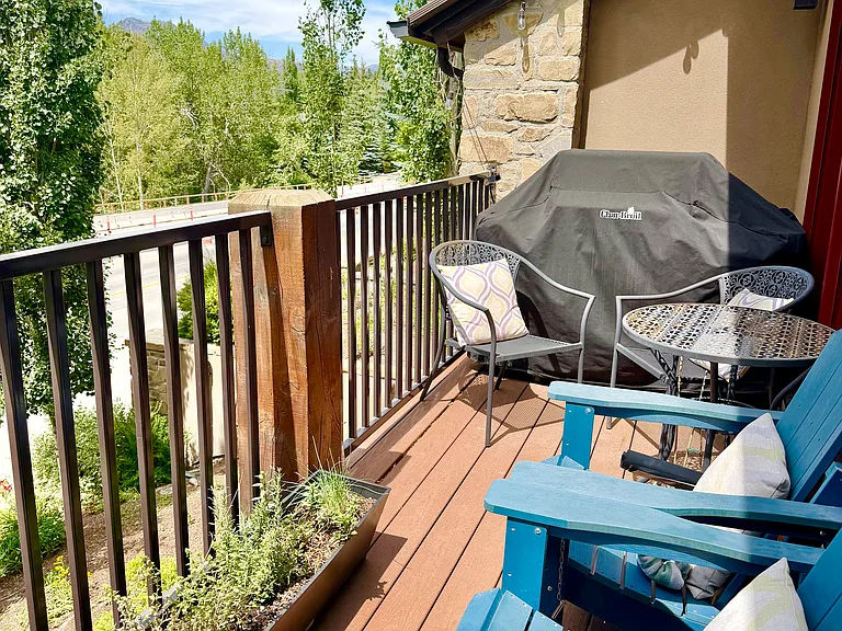 101 Emerald St #1B — Photo 11