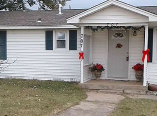 707 Wisconsin St, Geronimo, OK 73543