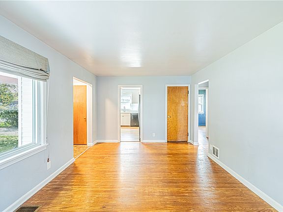 5th image of 78 Pearson St
