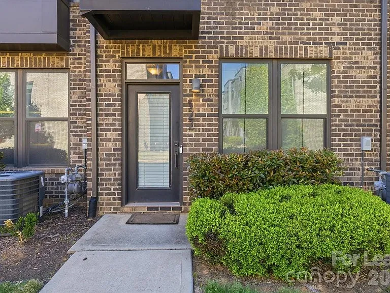 522 Music Hall Way — Photo 2