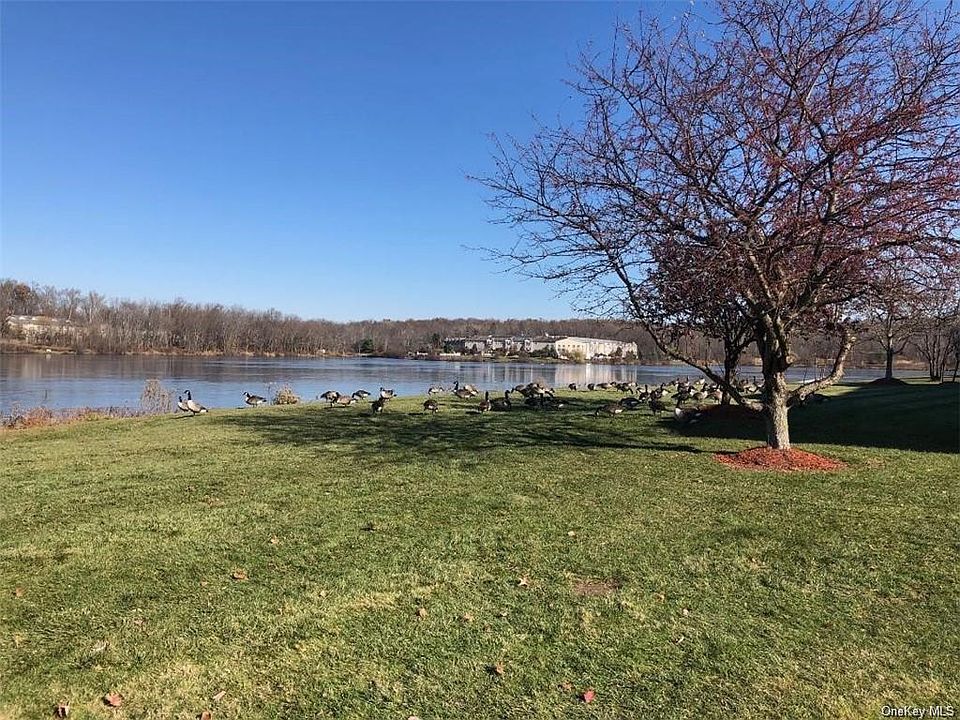 2nd image of 18 Kent Ct