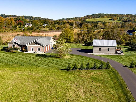 3rd image of 80 Rudd Pond Road