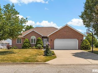 117 Heatherview Dr, East Peoria, IL