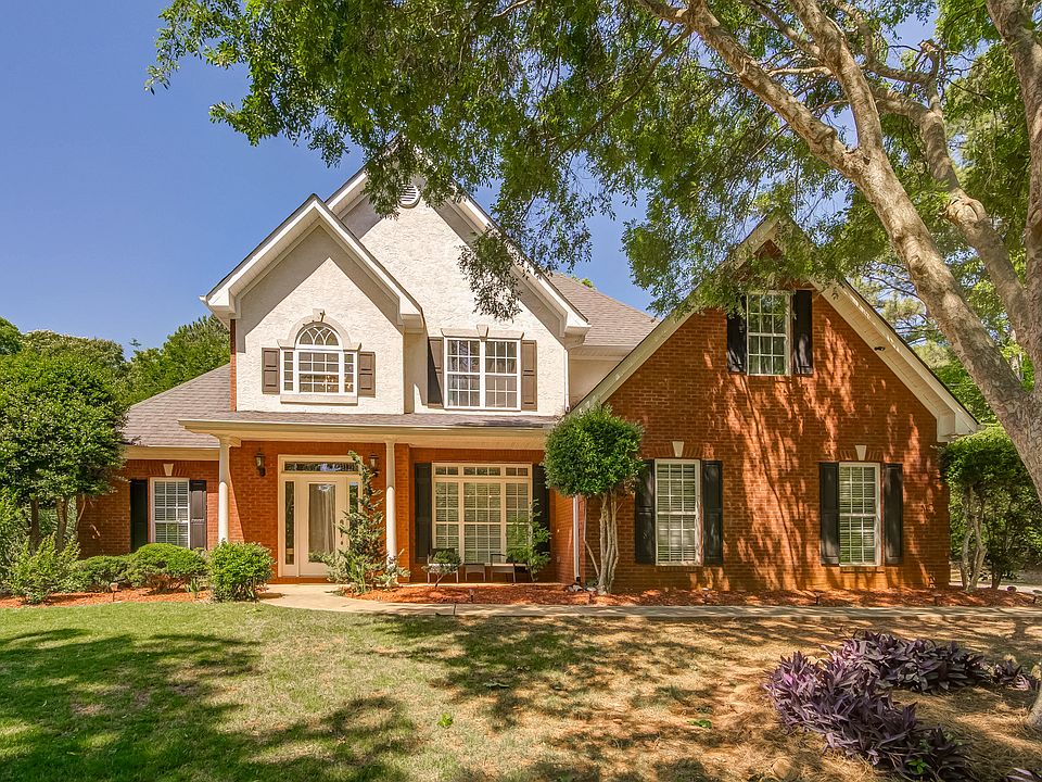 1st image of 615 Huiet Dr