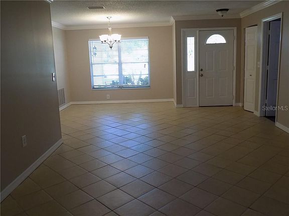 4th image of 1353 Oak View Dr