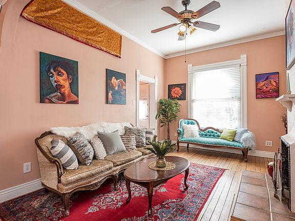 4th image of 721 W 1st Ave