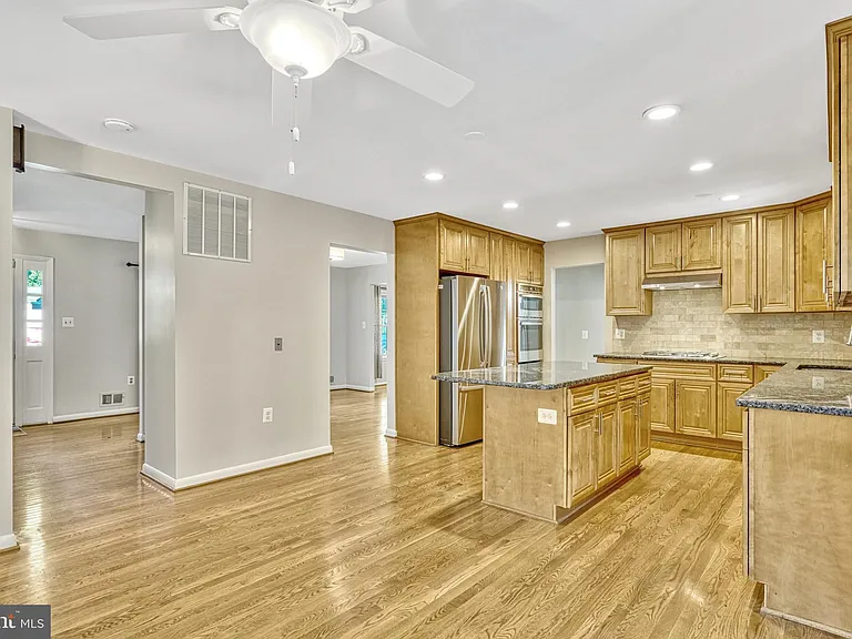 5021 Fleming Dr — Photo 12