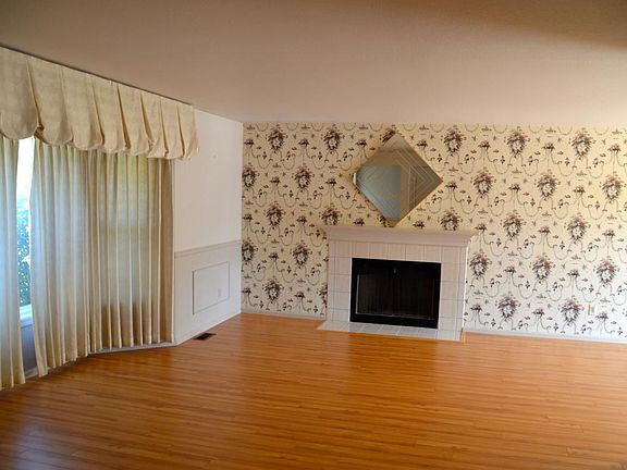 5th image of 12717 NE 133rd Pl
