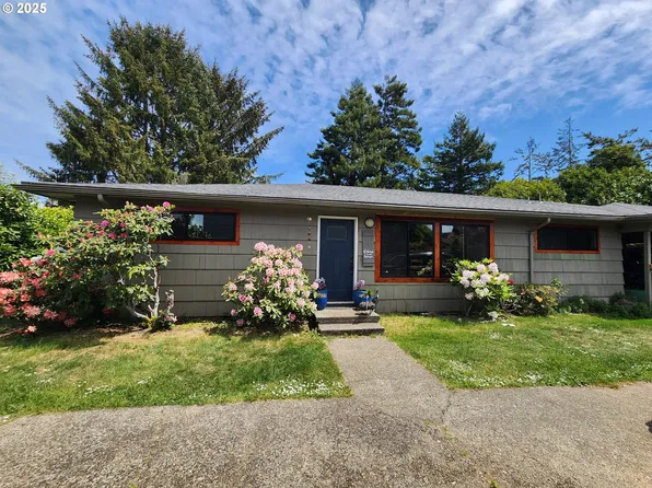 1816 Cedar Ave, Reedsport, OR 97467