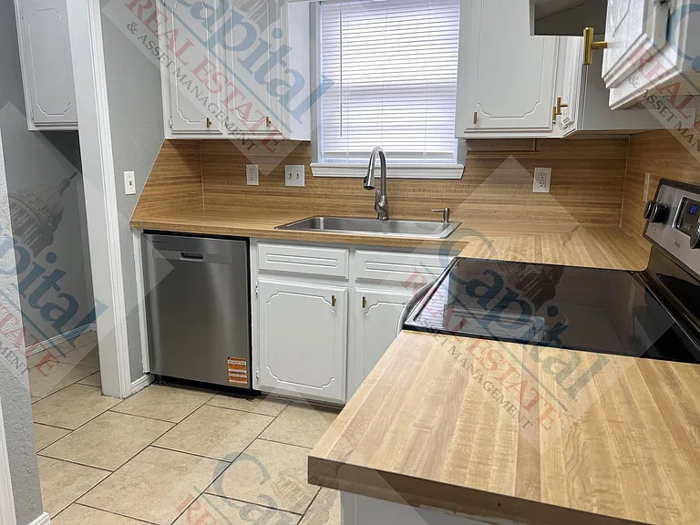 733 W Perry Dr — Photo 11