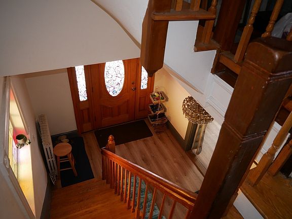 4th image of 26 Eastman St
