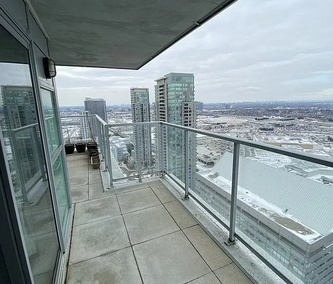70 Town Centre Ct #Penthouse 3305 — Photo 4